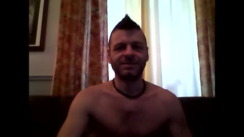 Snapshot of maxthewolf chatting on December 21, 2025, 1:18 pm MaxTheWolf online show from December 21, 2025, 1:18 pm