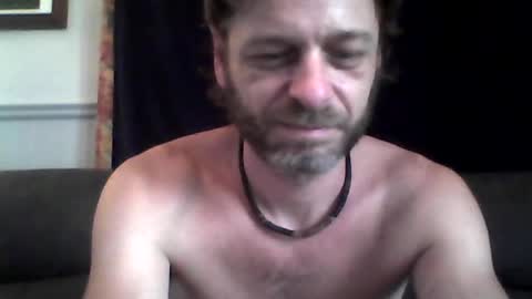 Snapshot of maxthewolf chatting on July 4, 2026, 2:01 pm MaxTheWolf online show from July 4, 2026, 2:01 pm