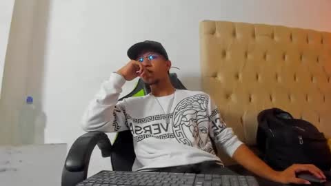maxvibe420 online show from October 16, 2025, 1:34 pm