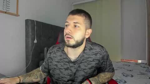 Snapshot of maxvibe_ chatting on October 29, 2025, 10:44 pm maxvibe_ online show from October 29, 2025, 10:44 pm