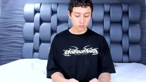 maxvolturi_ online show from May 10, 2026, 7:41 pm