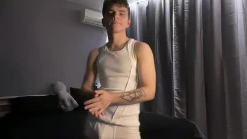 Snapshot of maxwoolf chatting on April 23, 2026, 2:08 pm Max online show from April 23, 2026, 2:08 pm
