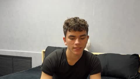 Snapshot of maxwoolf chatting on May 24, 2026, 4:45 pm Max online show from May 24, 2026, 4:45 pm