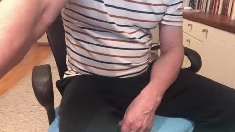 Snapshot of maxx_martin chatting on February 10, 2026, 7:01 am Max online show from February 10, 2026, 7:01 am