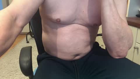 Snapshot of maxx_martin chatting on February 17, 2026, 6:54 am Max online show from February 17, 2026, 6:54 am