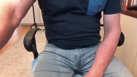 Snapshot of maxx_martin chatting on April 28, 2026, 7:57 am Max online show from April 28, 2026, 7:57 am