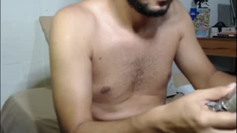 Snapshot of maxxxiimiliano chatting on November 2, 2025, 12:13 am Maxx online show from November 2, 2025, 12:13 am