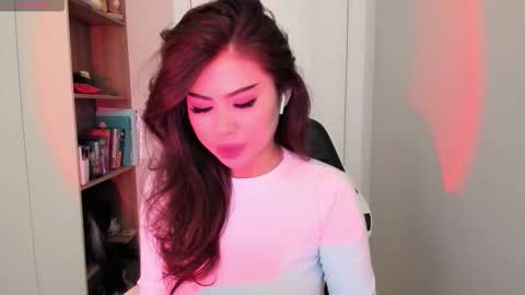 Snapshot of may_mia chatting on December 17, 2025, 3:12 am Mia online show from December 17, 2025, 3:12 am