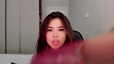 Mia online show from February 23, 2026, 5:49 am