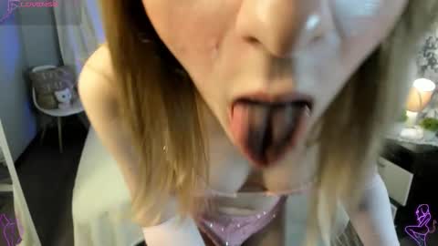 Snapshot of may_want chatting on March 12, 2026, 10:54 am Leila online show from March 12, 2026, 10:54 am