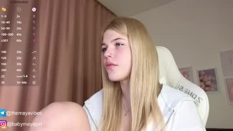 Snapshot of maya_blonde18 chatting on November 12, 2025, 3:51 am Maya online show from November 12, 2025, 3:51 am