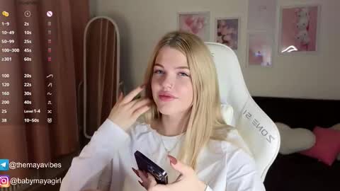 Snapshot of maya_blonde18 chatting on November 13, 2025, 4:00 am Maya online show from November 13, 2025, 4:00 am