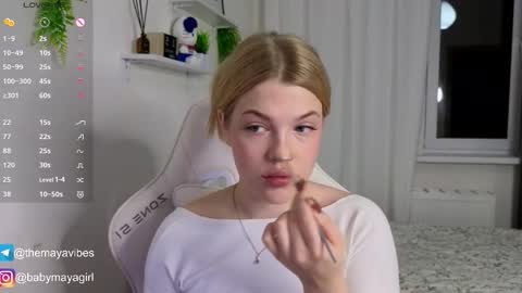 Snapshot of maya_blonde18 chatting on November 27, 2025, 3:52 am Maya online show from November 27, 2025, 3:52 am