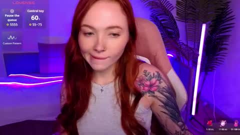 Snapshot of maya_light chatting on November 20, 2025, 8:25 am Maya online show from November 20, 2025, 8:25 am