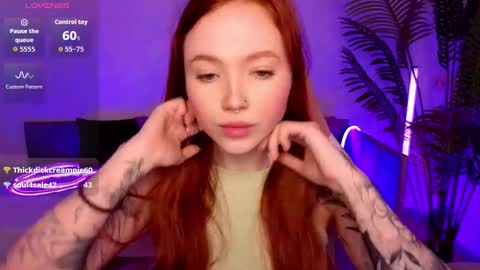 Snapshot of maya_light chatting on November 28, 2025, 8:39 am Maya online show from November 28, 2025, 8:39 am