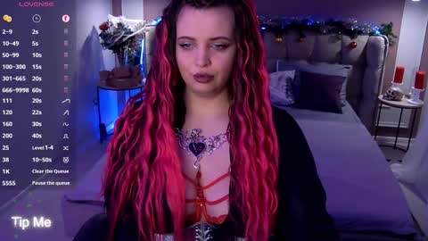 Maya Mils online show from December 23, 2025, 1:25 am