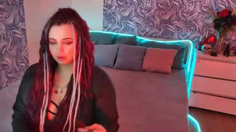 Snapshot of maya_mils chatting on May 25, 2026, 1:00 am Maya Mils online show from May 25, 2026, 1:00 am