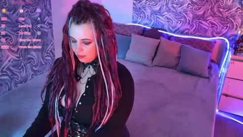 Snapshot of maya_mils chatting on May 31, 2026, 1:14 am Maya Mils online show from May 31, 2026, 1:14 am
