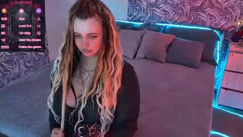 Snapshot of maya_mils chatting on June 20, 2026, 1:09 am Maya Mils online show from June 20, 2026, 1:09 am