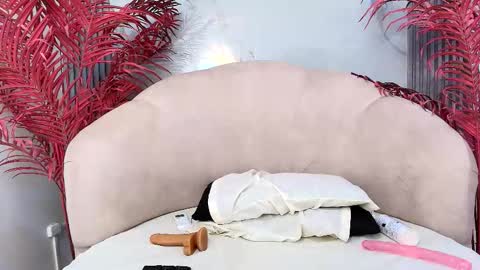 M A Y A  B A K E R online show from October 21, 2025, 11:49 pm