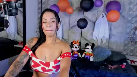 Snapshot of mayarusell01 chatting on October 22, 2025, 6:29 pm Nicolle Ruselle Hello my lovely schedule for great fun from 630 am and end 800 pm Colombian time I wait for you online show from October 22, 2025, 6:29 pm
