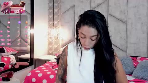 Snapshot of mayarusell01 chatting on November 1, 2025, 4:09 pm Nicolle Ruselle Hello my lovely schedule for great fun from 630 am and end 800 pm Colombian time I wait for you online show from November 1, 2025, 4:09 pm