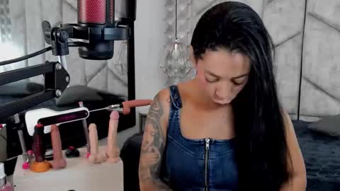 Snapshot of mayarusell01 chatting on November 8, 2025, 1:33 pm Nicolle Ruselle Hello my lovely schedule for great fun from 630 am and end 800 pm Colombian time I wait for you online show from November 8, 2025, 1:33 pm