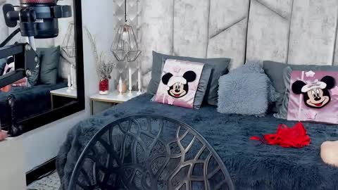 Snapshot of mayarusell01 chatting on November 17, 2025, 3:40 pm Nicolle Ruselle Hello my lovely schedule for great fun from 630 am and end 800 pm Colombian time I wait for you online show from November 17, 2025, 3:40 pm