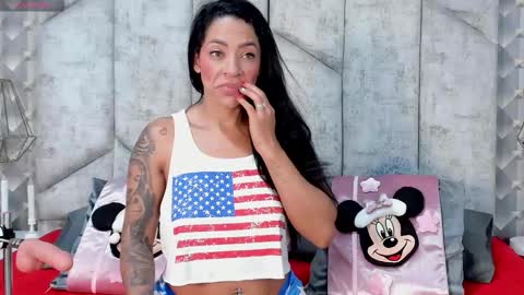 Snapshot of mayarusell01 chatting on November 23, 2025, 10:37 am Nicolle Ruselle Hello my lovely schedule for great fun from 630 am and end 800 pm Colombian time I wait for you online show from November 23, 2025, 10:37 am