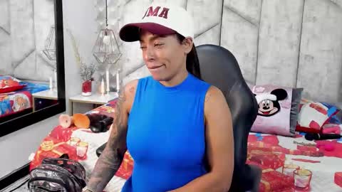 Snapshot of mayarusell01 chatting on December 15, 2025, 11:25 am Nicolle Ruselle Hello my lovely schedule for great fun from 630 am and end 800 pm Colombian time I wait for you online show from December 15, 2025, 11:25 am