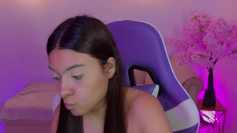 Snapshot of mayavexx chatting on June 3, 2026, 2:33 pm Maya Vexx online show from June 3, 2026, 2:33 pm