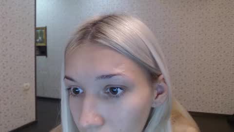 maybe_doll online show from October 9, 2025, 6:17 pm