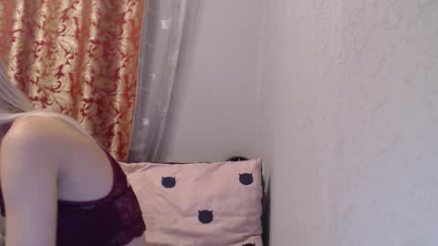 maybe_doll online show from November 27, 2025, 9:50 pm