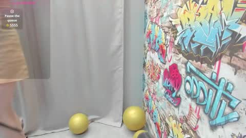 Snapshot of maybe_mia chatting on February 4, 2025, 1:23 am Mia GMT2 Mon 3-9 AM Tue 3-9 AM Wed 3-9 AMThur 10 AM - 4 PM Fri 3-9 AM Sat 3-9 AM Sun 3-9 AM. online show from February 4, 2025, 1:23 am