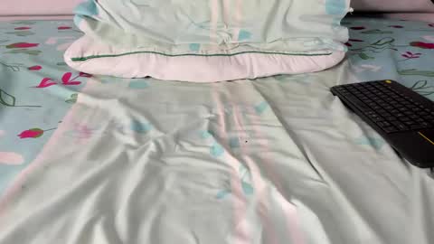 Maybelline69 online show from November 8, 2025, 7:30 am