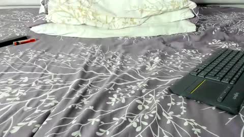 Maybelline69 online show from November 18, 2025, 7:35 am