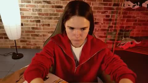 maybloom_ online show from November 10, 2025, 5:28 am