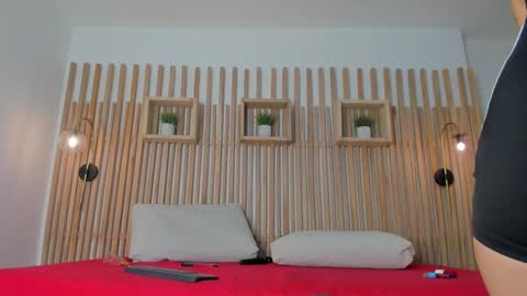 Maye Wells online show from December 18, 2025, 7:20 pm