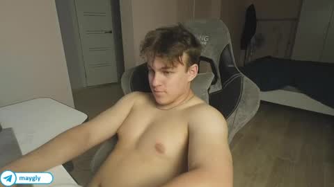 Snapshot of maygly chatting on May 25, 2026, 9:43 pm Slava and Alextatto online show from May 25, 2026, 9:43 pm