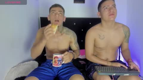 maykel_and_mike online show from November 13, 2025, 11:42 am