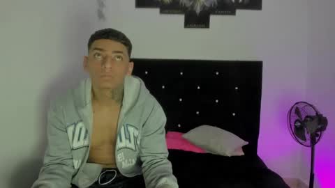 maykel_and_mike online show from November 27, 2025, 9:44 am