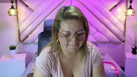 Snapshot of maylinleee chatting on January 28, 2025, 1:50 am Mailyn online show from January 28, 2025, 1:50 am