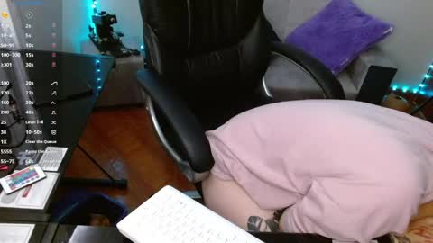 Snapshot of maylyy_kan chatting on May 1, 2026, 5:39 pm Mayle kan online show from May 1, 2026, 5:39 pm