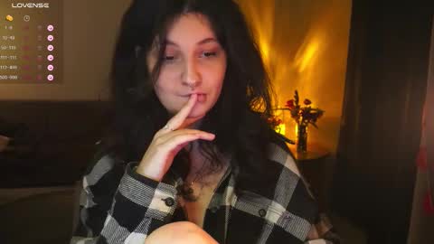 Snapshot of maymary_ chatting on December 4, 2025, 5:39 am Mary . online show from December 4, 2025, 5:39 am