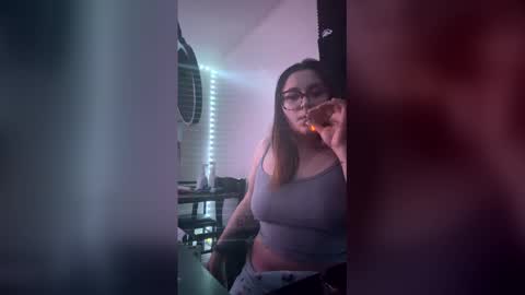 maymay304 online show from March 1, 2026, 1:29 am