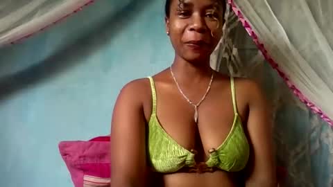 Snapshot of mayrah5 chatting on April 17, 2026, 6:16 am mayrah online show from April 17, 2026, 6:16 am