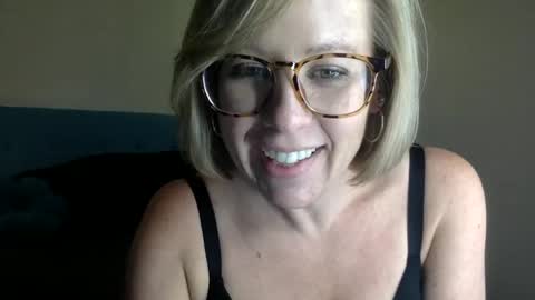 Snapshot of mayzie_mac chatting on July 3, 2026, 8:59 pm mayzie_mac online show from July 3, 2026, 8:59 pm