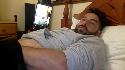 mazl0w online show from December 14, 2025, 3:17 pm