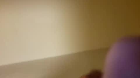 mb1954080 online show from November 12, 2025, 3:40 am