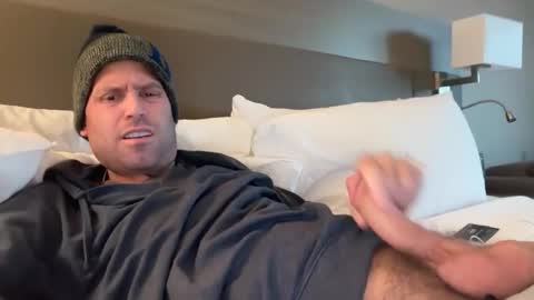 lol online show from November 25, 2025, 8:42 pm